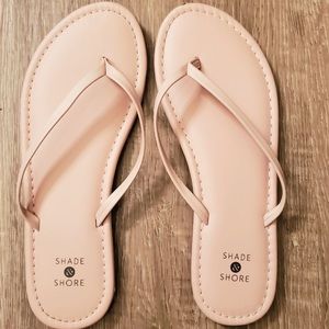 Size 10 Shade and Shore flip flops